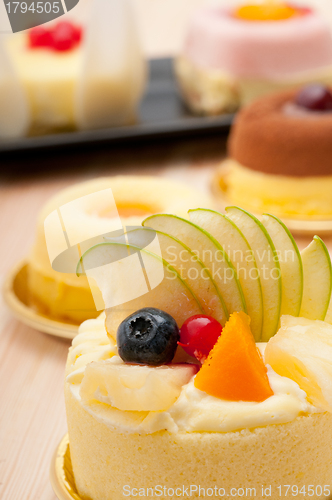 Image of fresh berry fruit cake