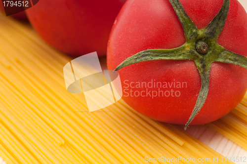 Image of fresh tomato and spaghetti pasta
