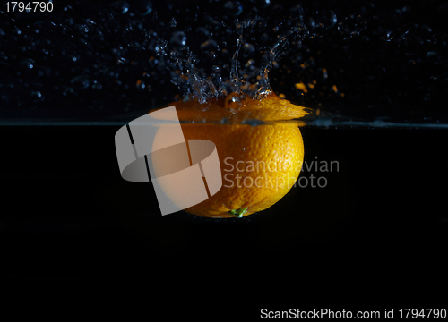 Image of Orange and splash water