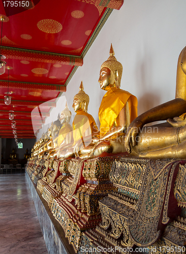 Image of Row of buddha statues in Wat Po temple