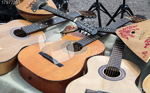 Image of guitar and balalaika