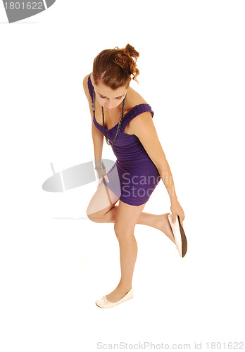 Image of Girl loosing shoe.