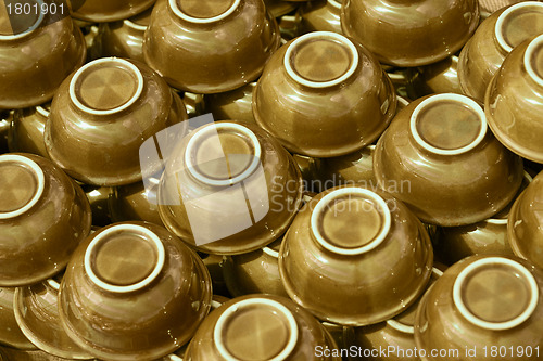 Image of Brown bowls on counter