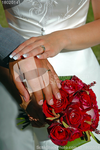 Image of Wedding bouquet and rings