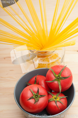 Image of fresh tomato and spaghetti pasta