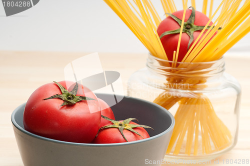 Image of fresh tomato and spaghetti pasta