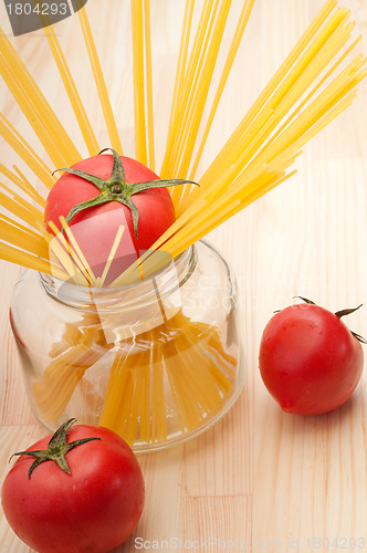 Image of fresh tomato and spaghetti pasta