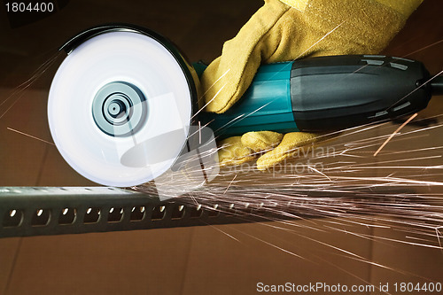 Image of Sawing metal