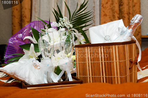 Image of wedding set