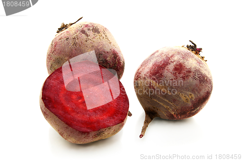 Image of Fresh red beets. 