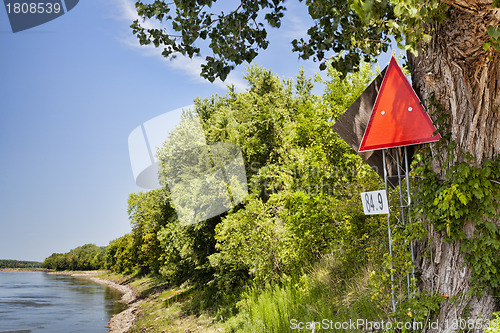 Image of Missouri River navigational sign