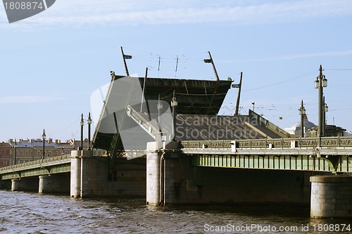 Image of Raising the Schmidt's Bridge