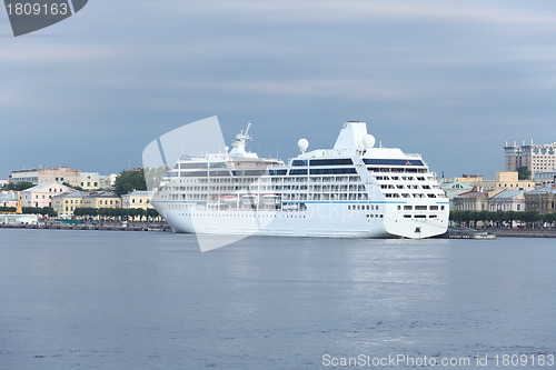 Image of cruise ship 