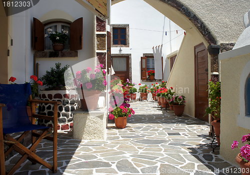 Image of Santorini court