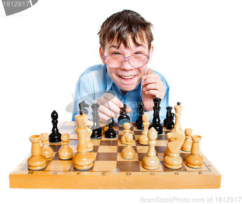 Image of Nerd play chess