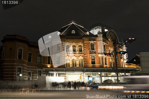 Image of Tokyo station at night