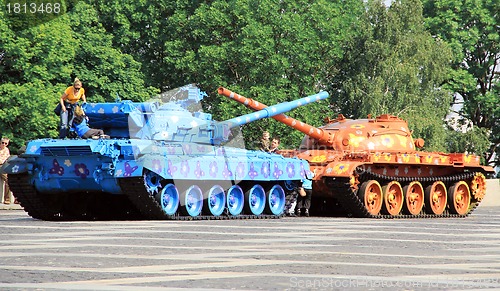 Image of Hippie tanks