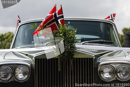 Image of Wedding car