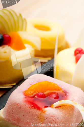 Image of fresh berry fruit cake