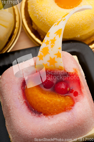 Image of fresh berry fruit cake