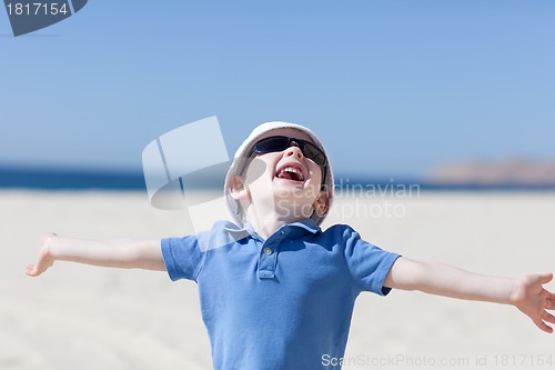 Image of toddler at the beach