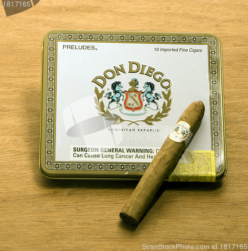 Image of editorial Don Diego cigars metal box