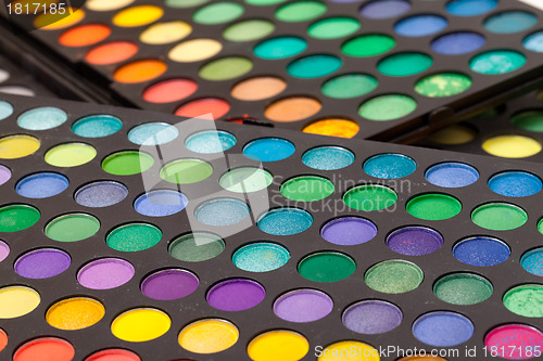 Image of Set of Multicolored Eyeshadows