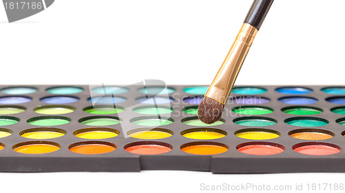 Image of Set of Multicolored Eyeshadows with Brush