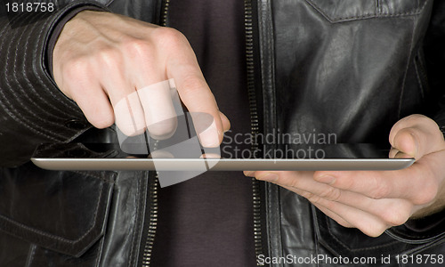 Image of tablet computer 