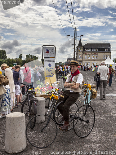 Image of Retro Bicyclist