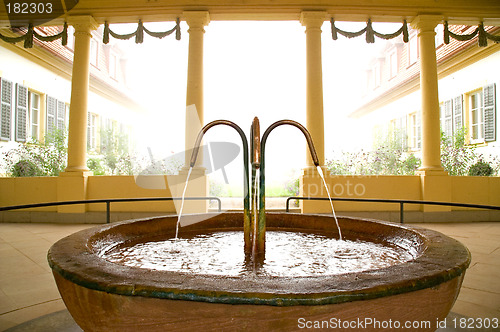 Image of Mineral fountain 03