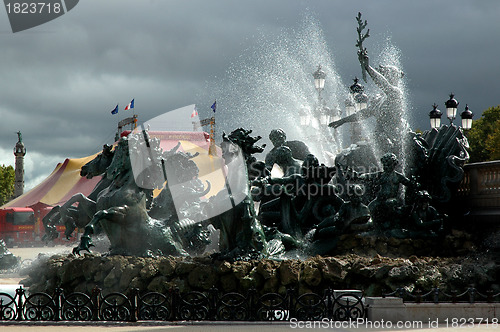 Image of FOUNTAIN AND CIRCUS