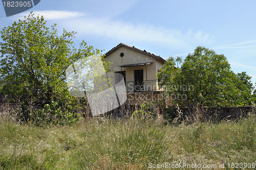 Image of abandoned house