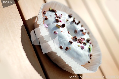 Image of white glaze donut