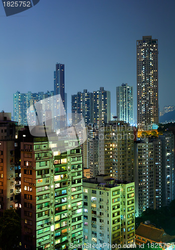 Image of Hong Kong with crowded buildings at night