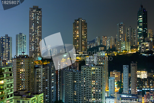 Image of Hong Kong with crowded buildings at night