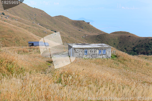 Image of house on mountain