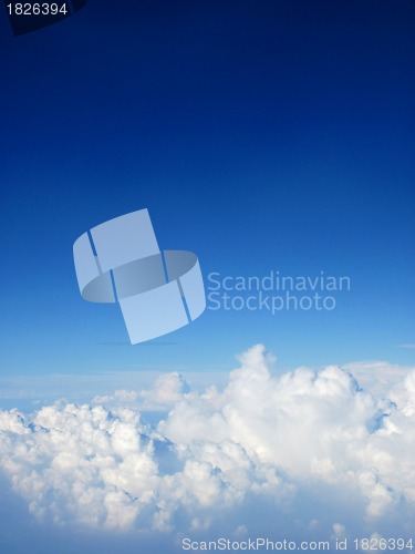 Image of blue sky and white clouds