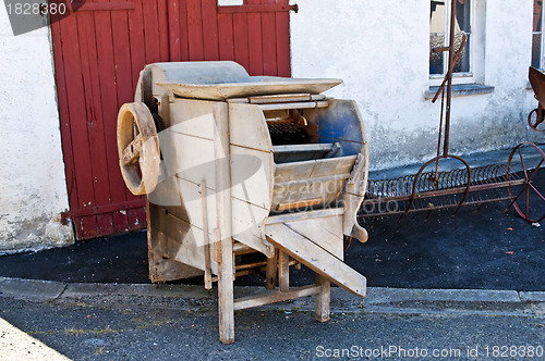 Image of old machine for potatoe washing