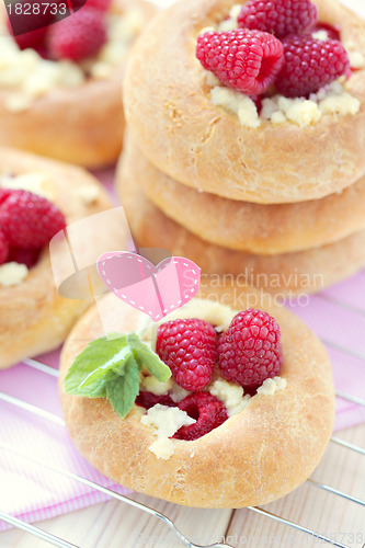 Image of buns with raspberries