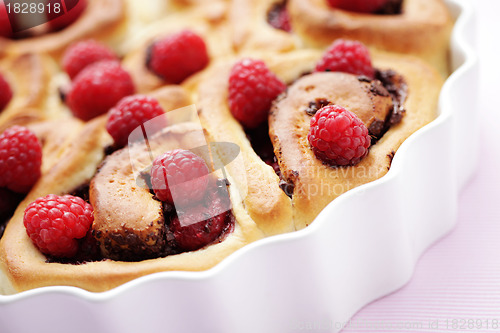 Image of yeast, raspberry buns