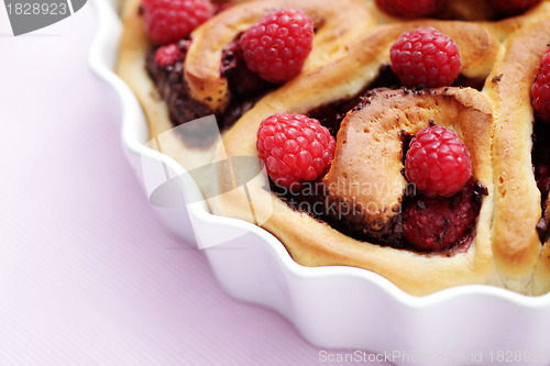 Image of yeast, raspberry buns