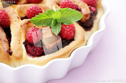 Image of yeast, raspberry buns