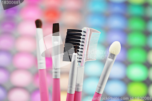 Image of make-up brushes