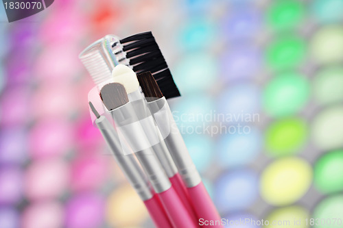 Image of make-up brushes