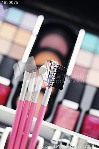 Image of make-up brushes