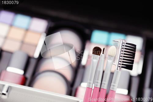 Image of make-up brushes