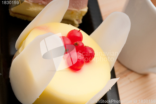 Image of fresh currant  berry fruit cake