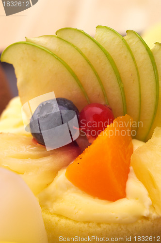 Image of fresh berry fruit cake