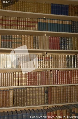 Image of book shelf